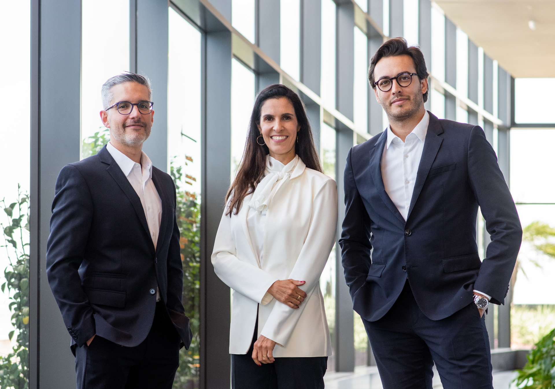 Equipe médica da Clínica Sinapta — Dra. Juliana Tramontina, Dr. Pedro Beria e Dr. Victor Aranovich